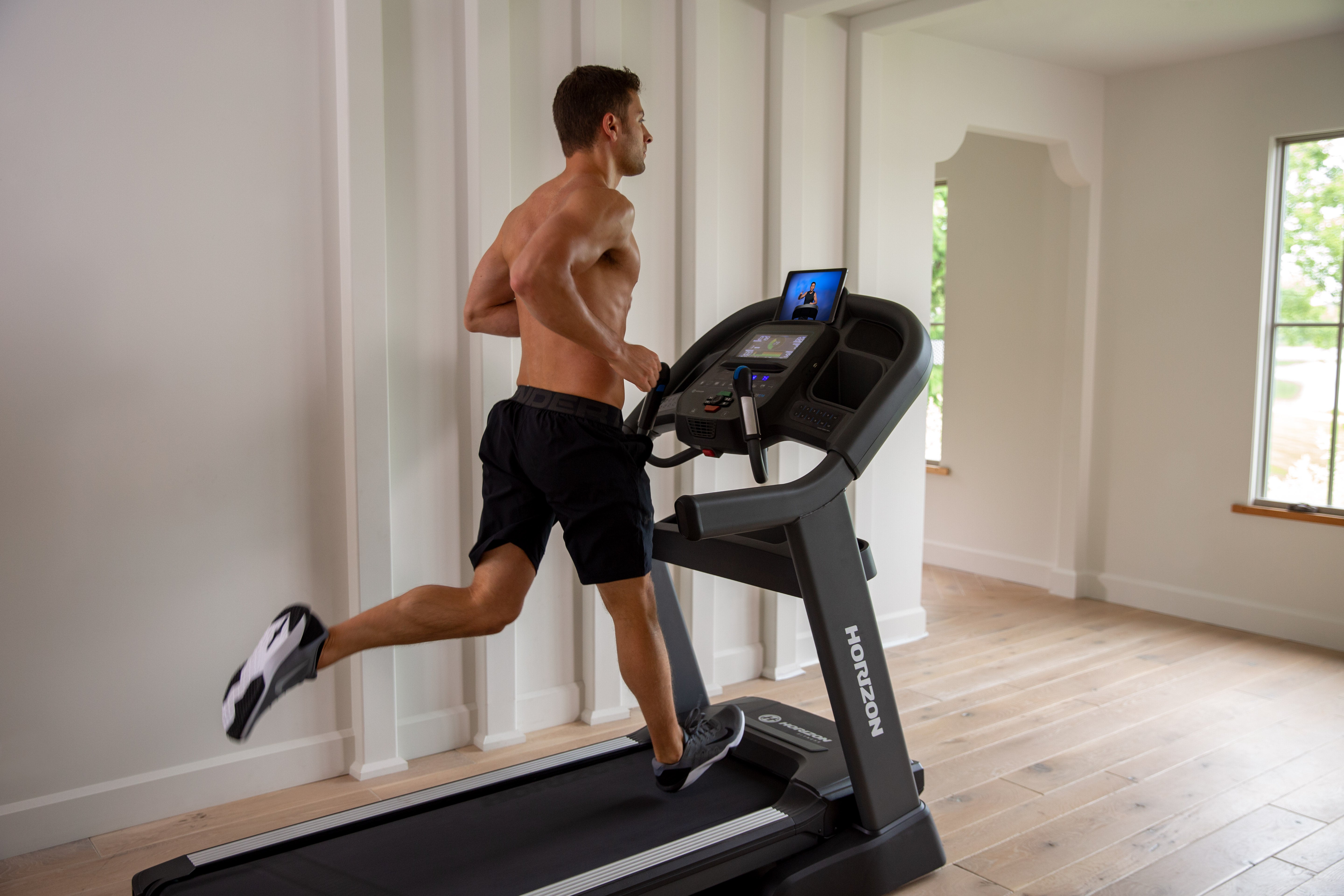 horizon-fitness-studio-series-7-8-at-tapis-de-course-bluetooth-22x60 image 2