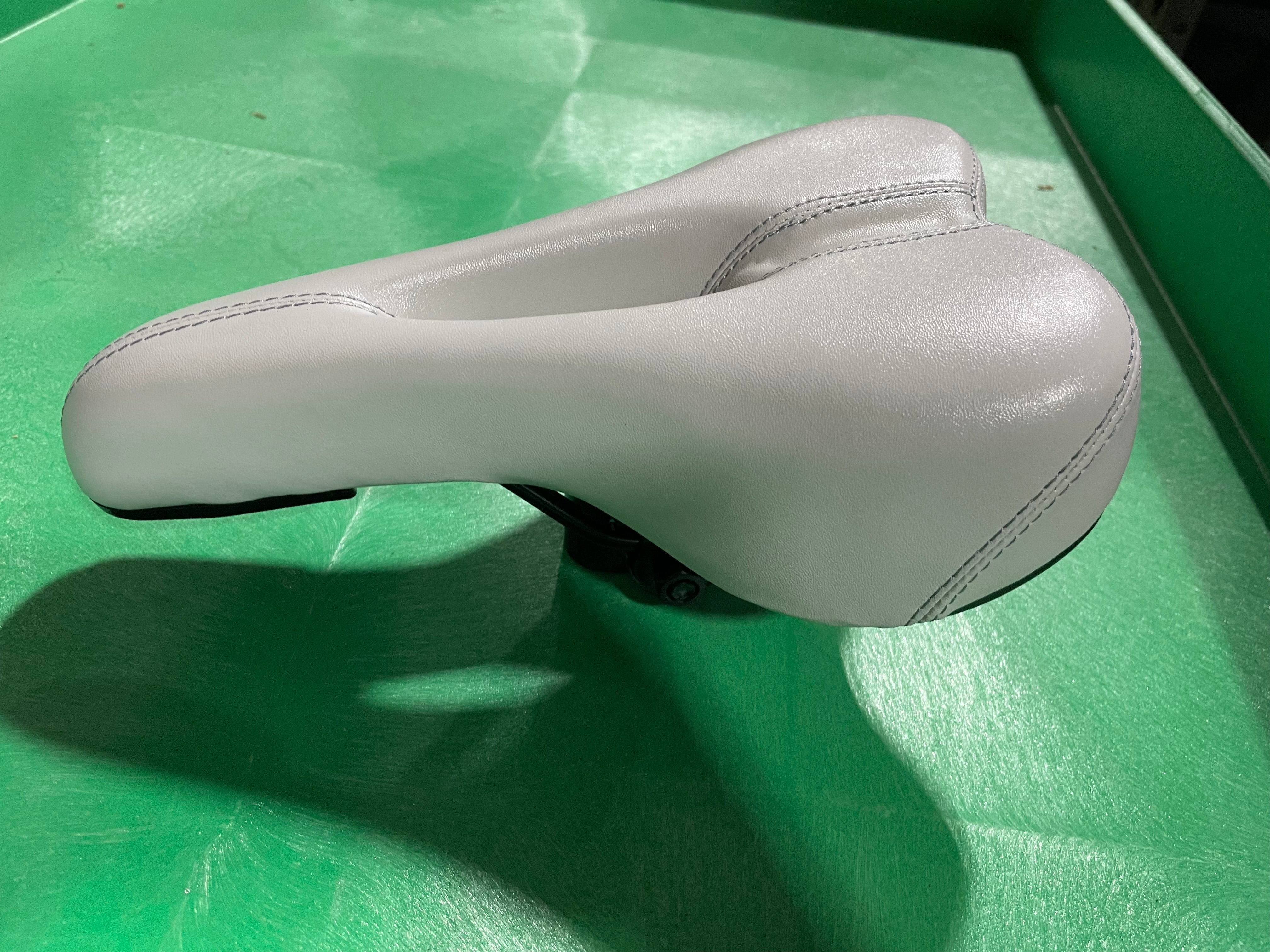 echelon-ex3-selle-v-lo-blanche-indoor image 1
